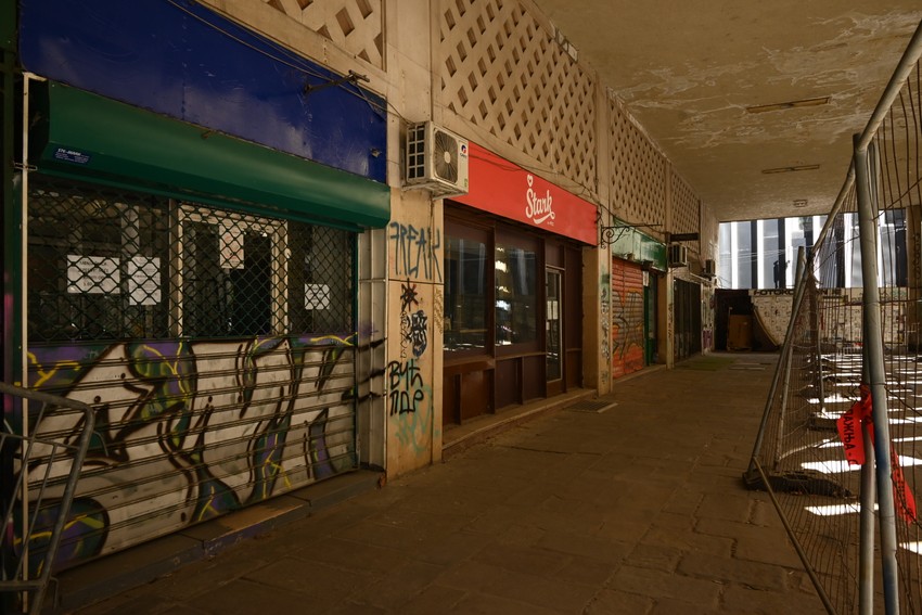 Ekonomska kriza devedesetih ostavila je dubok trag na Bezistan.