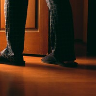 Sűrűn jár vécére éjszakánként? Szívbetegség és daganat is okozhat vizelési ingert