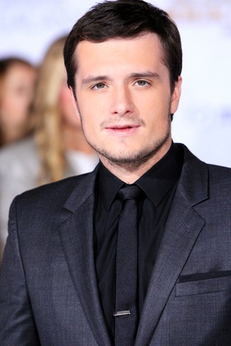 Josh Hutcherson na premierze 'Igrzysk Śmierci' w Los Angeles