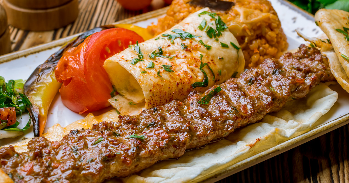 Kebab - charakterystyka, kalorie, rodzaje, wskazówki kucharzy, wersja fit