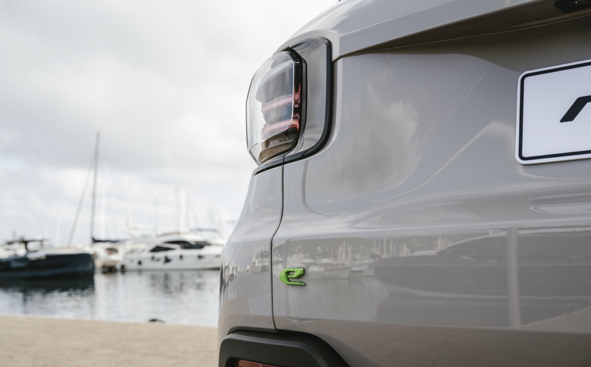 Nowy Jeep Avenger e-Hybrid: niby tylko mHEV, a i ile potrafi!