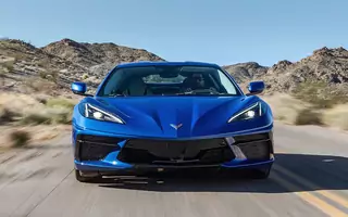 C8 Stingray – tak jeździ kultowe auto z wolnossącym V8!