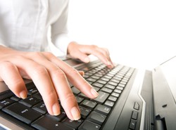 Zarzuty dla zazdrosnego narzeczonego. Erotyczny film z partnerką wrzucił do sieci