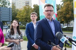 Hołownia: Chcemy państwa, które rodzinę wspiera, a nie poucza, ocenia albo zastępuje