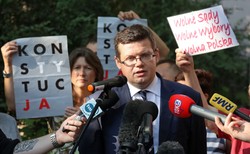 Prezes stowarzyszenia "Iustitia": Czas, by politycy, dziennikarze i wróżki zrzekli się władzy nad sądami