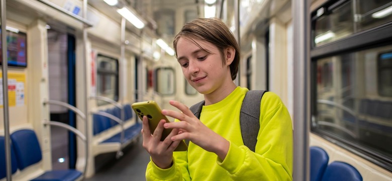 Cyfrowa legitymacja uczniowska dostępna w aplikacji mObywatel. Jak działa mLegitymacja?