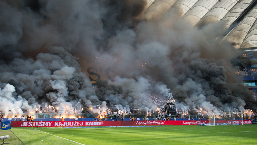 Kibice Lecha i Legii zaprezentowali świetne oprawy na finale Puchar Polski