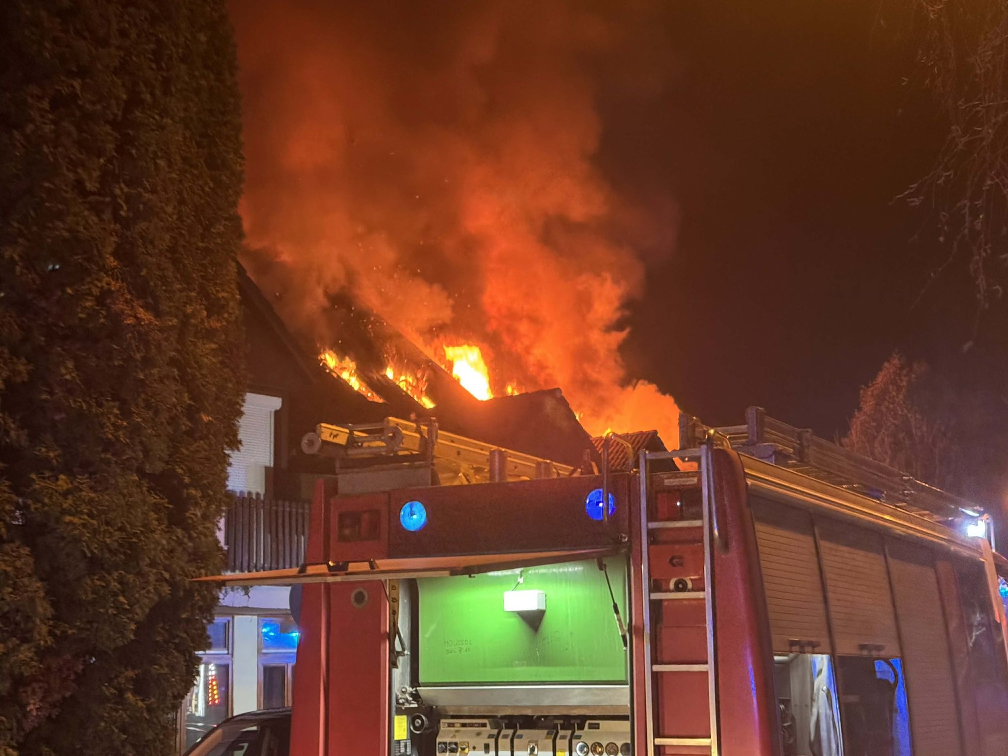 Požiar v meste Budakeszi si vyžiadal najmenej tri obete.