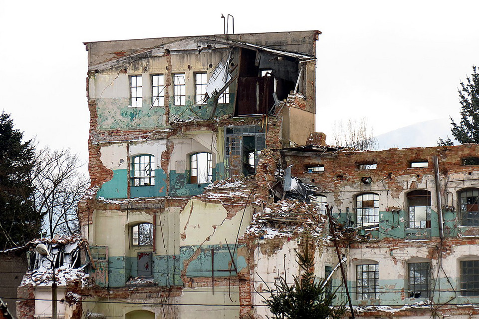 Mysłakowice - ruiny zabytkowej przędzalni