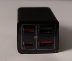 Nowa ładowarka Baseus. GaN6 Pro nakarmi cztery urządzenia naraz