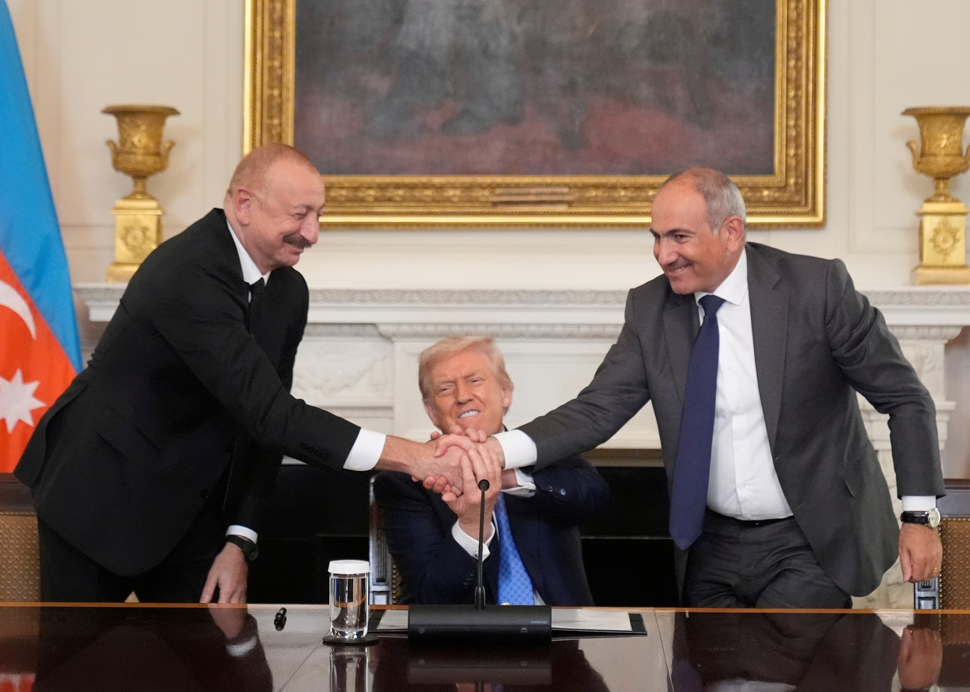 Lídri Arménska a Azerbajdžanu podpísali v USA mierovú dohodu.