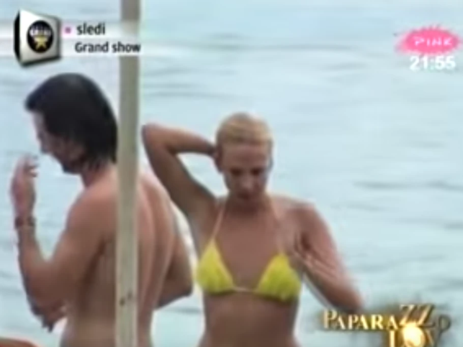 Milica Todorović na plaži 2012. godine