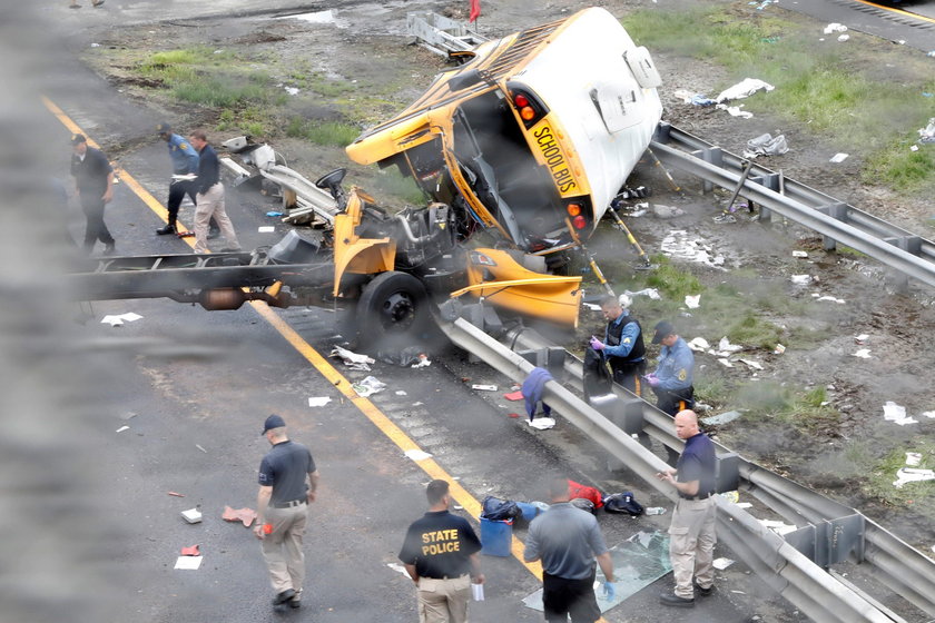 Zderzenie szkolnego autobusu z ciężarówką. Są ofiary