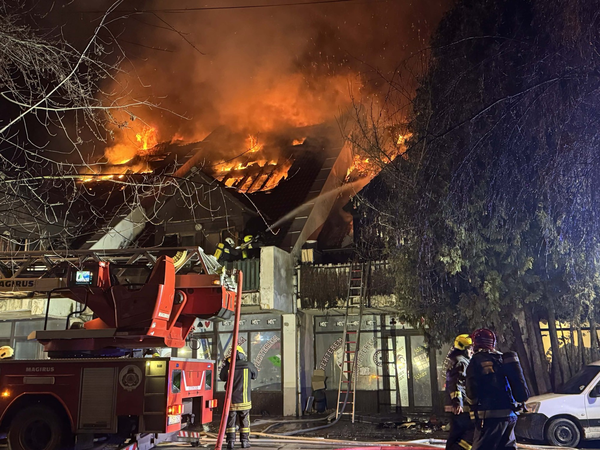 Požiar v meste Budakeszi si vyžiadal najmenej tri obete.