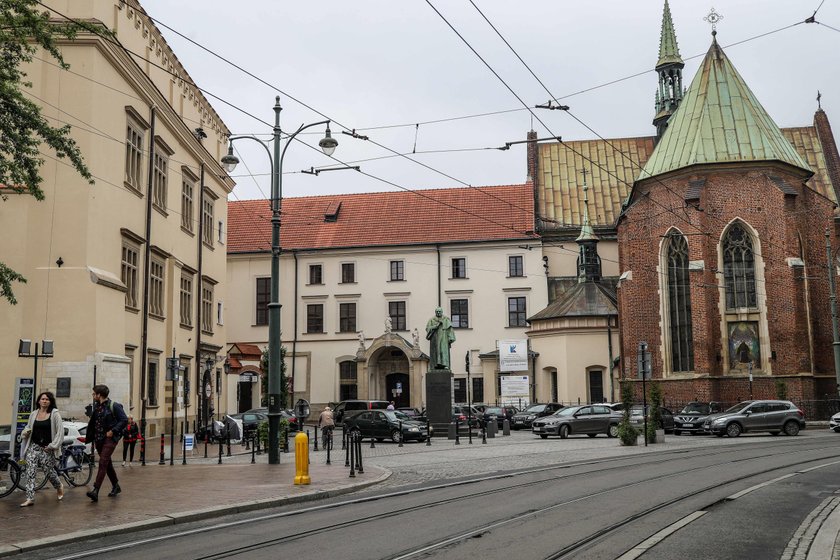 Rewolucja na Placu Wszystkich Świętych. Zmiany w ruchu dla samochodów