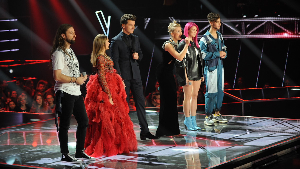 Zakończona w sobotę ósma edycja muzycznego talent show "The Voice of Poland" miała lepszą oglądalność niż poprzednia. Wirtualnemedia.pl podają, że średnio oglądało ją 2,09 mln widzów, ponad 70 tysięcy więcej niż siódmą edycję. Wpływy z reklam wyniosły 11,5 miliona złotych.