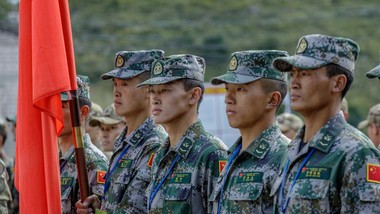 chiny rozpoczynają manewry z ostrą amunicją wokół tajwanu