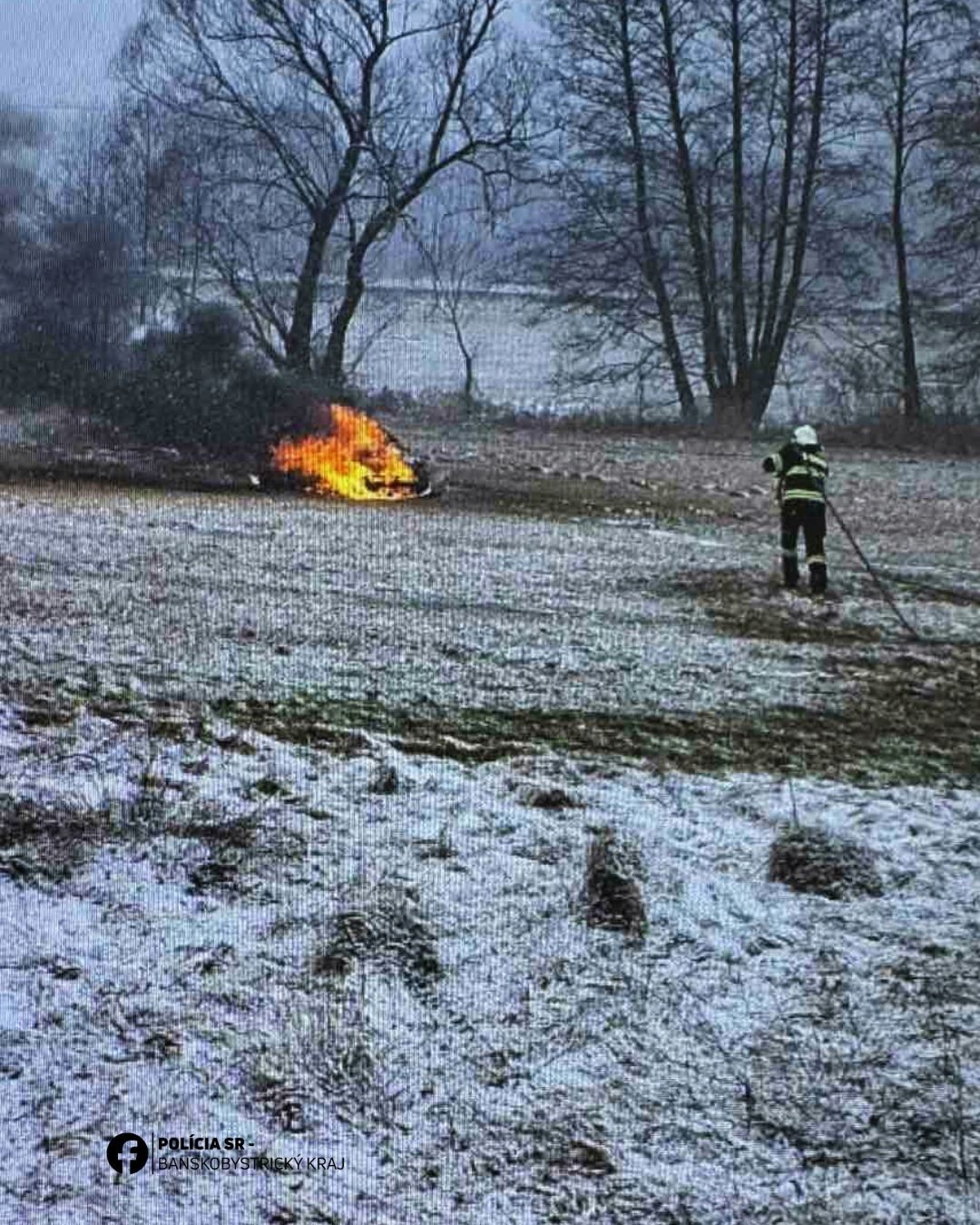 V aute, ktoré horelo pri Korytárkach, našli zhorené ľudské telo.