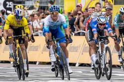 Kolarze na Tour de France uczcili pamięć ofiar strzelaniny w Kopenhadze