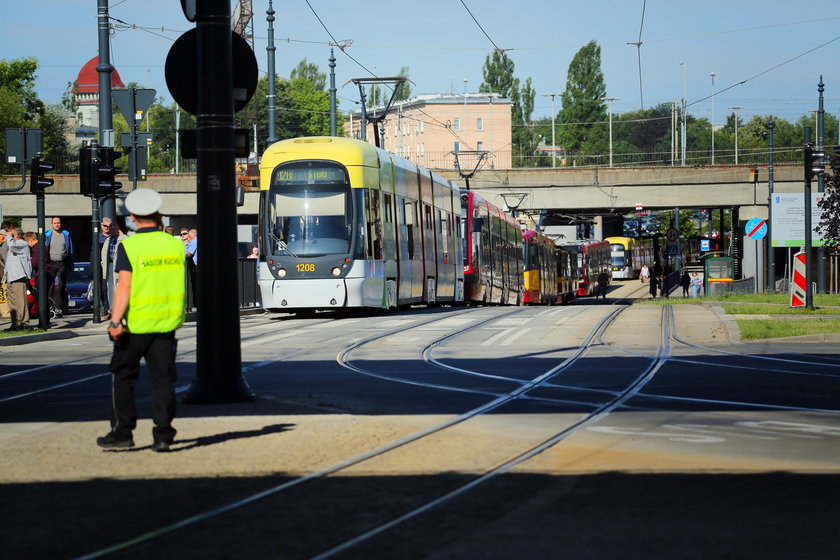 Wypadek tramwaju z osobówką w Łodzi