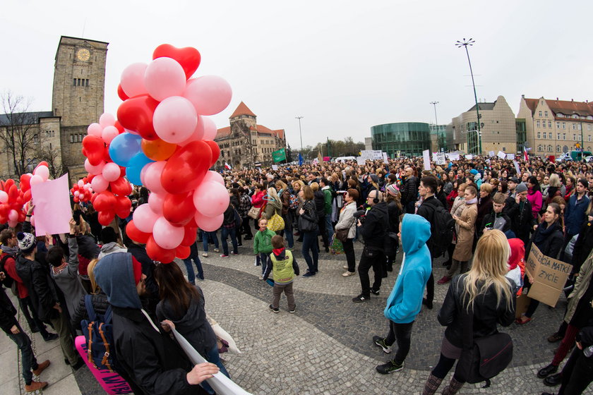 Manifestacja przeciwko zaostrzeniu ustawy antyaborcyjnej