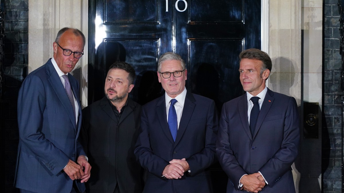 Fridrih Merc, Volodimir Zelenski, Kir Starmer i Emanuel Makron u Londonu 7. juna
