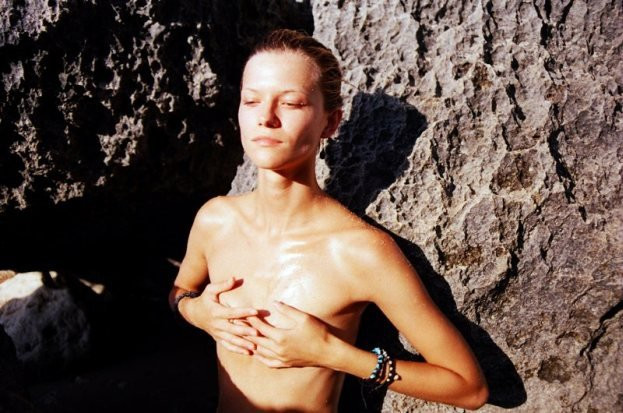 Kasia Struss dla "Transmission"