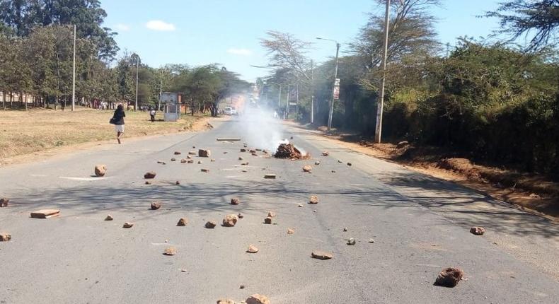 Multimedia University students blocked Magadi Road in Nairobi on Monday protesting alleged mismanagement of the institution.