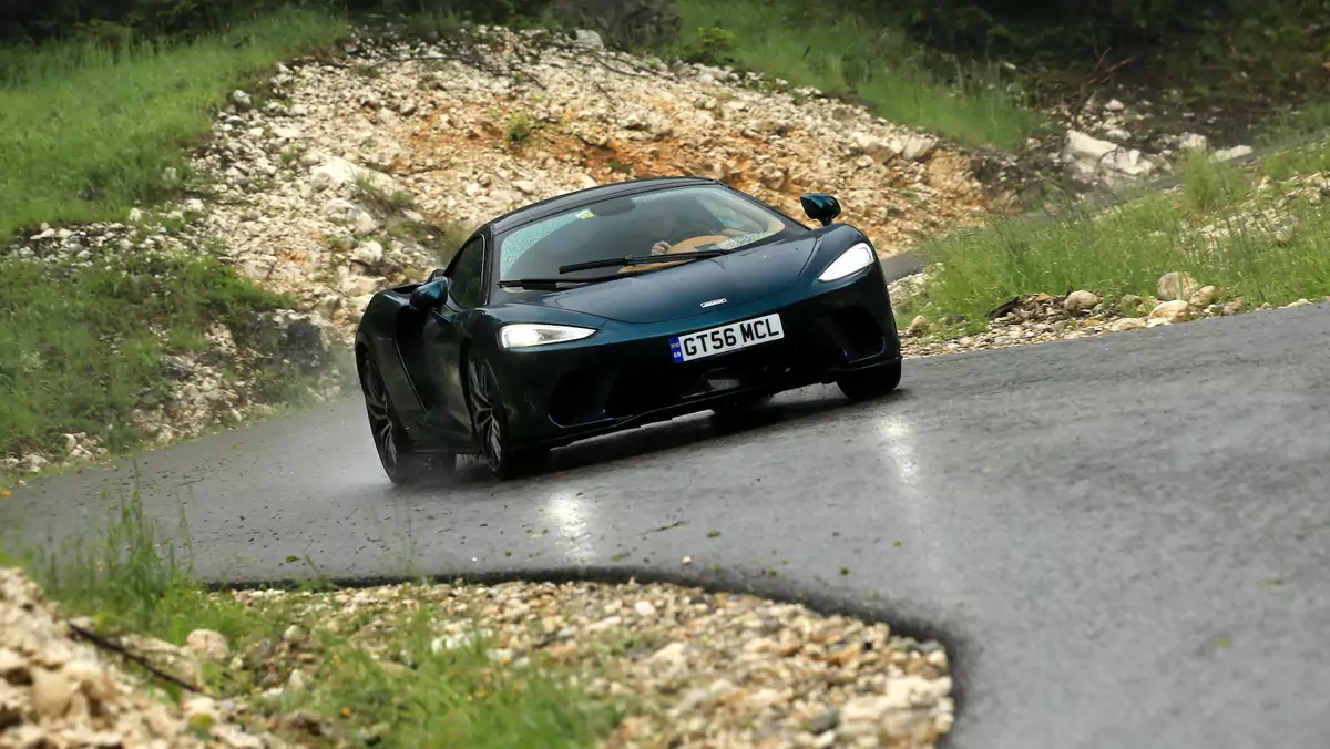 McLaren GT (2021)