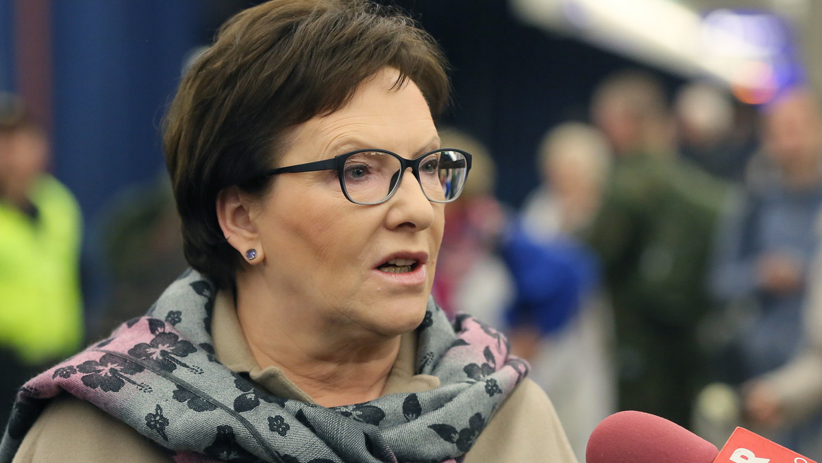 Premier Ewa Kopacz powiedziała, że oczekuje debaty przedwyborczej z Jarosławem Kaczyńskim, jako prezesem Prawa i Sprawiedliwości. - Tak się utarło, że to szefowie partii ze sobą debatują - dodała.