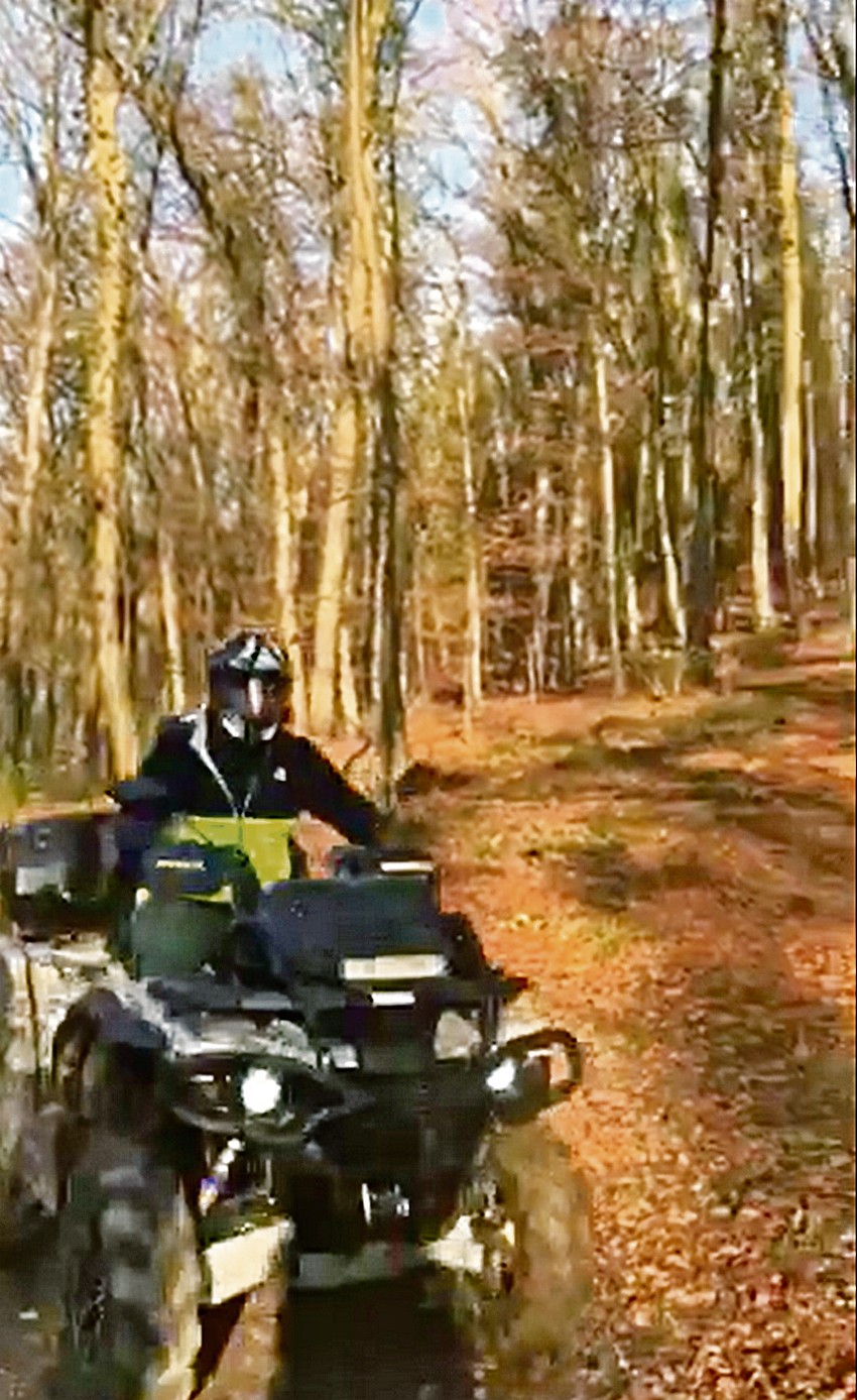 Obično se voze u grupama od pet-šest četvorotočkaša