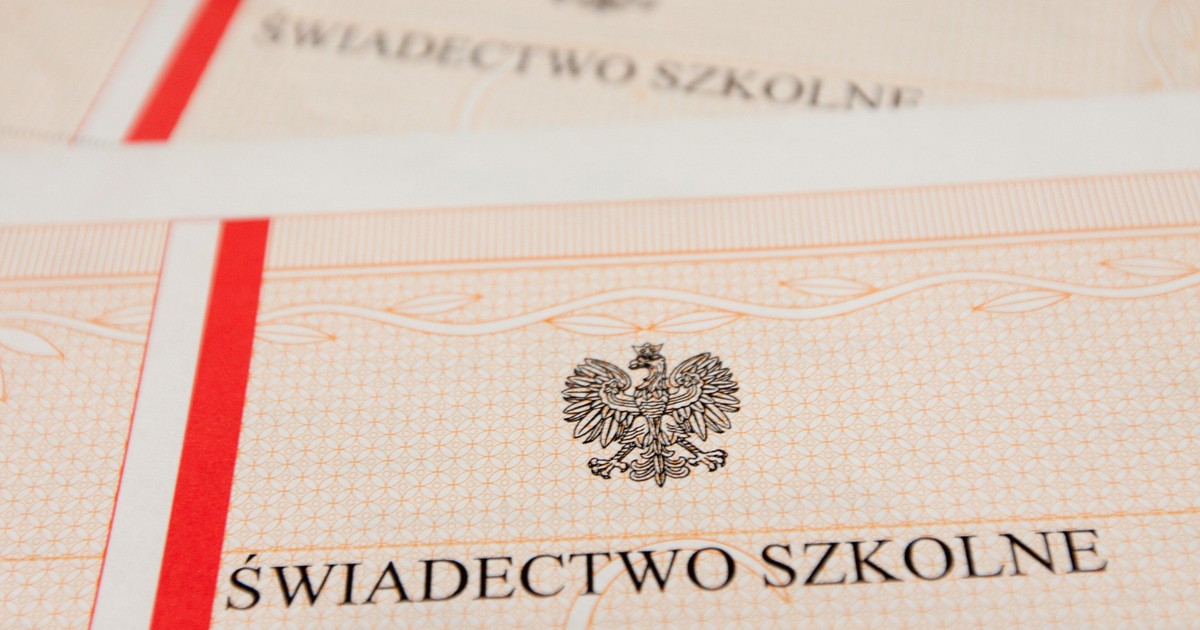 Jaka średnia Do Paska W Liceum Świadectwo z paskiem. Wymagania, kryteria, jaka średnia? Lista warunków