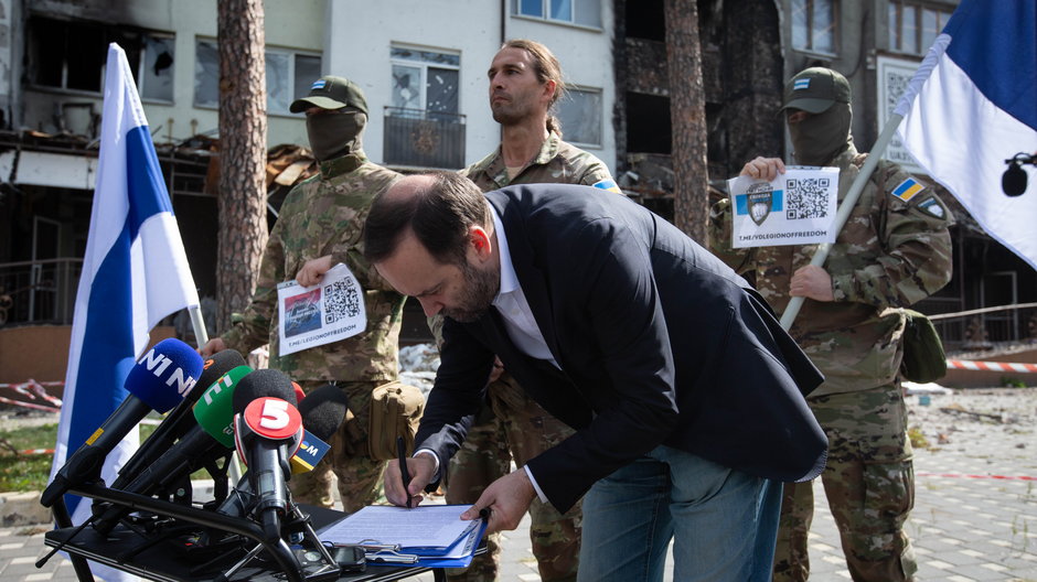 Żołnierze Legionu "Wolność Rosji" i Ilja Ponomariow w Irpieniu