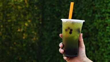 Co tak naprawdę zawiera popularna bubble tea? Katarzyna Bosacka sprawdziła skład