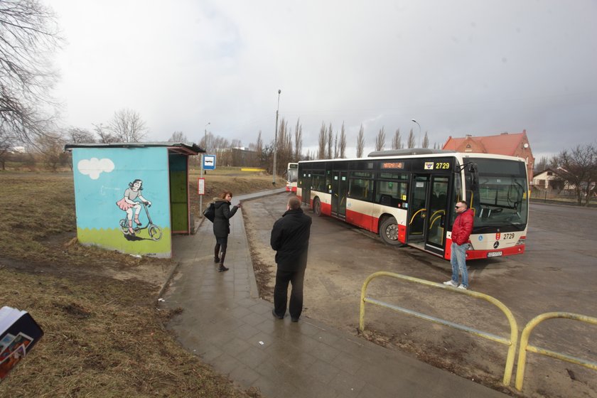 Przystanek pod szkołą na Olszynce 