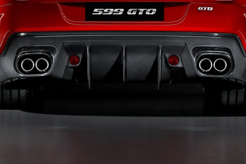 Pekin 2010: premiera Ferrari 599 GTO Gran Turismo Omologata