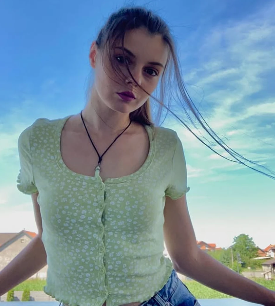 Natalija iz Harem Girls