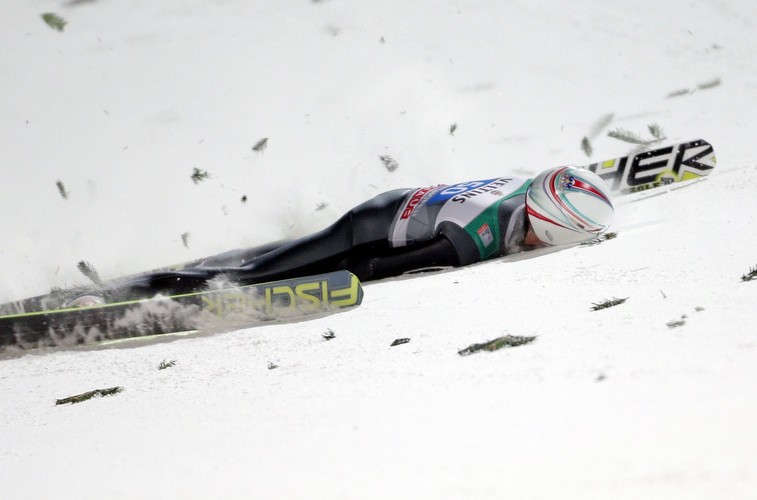 Groźny upadek Simona Ammanna