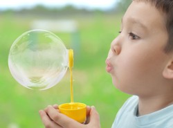 Uwaga! Chińska zabawka z bakterią odporną na antybiotyki