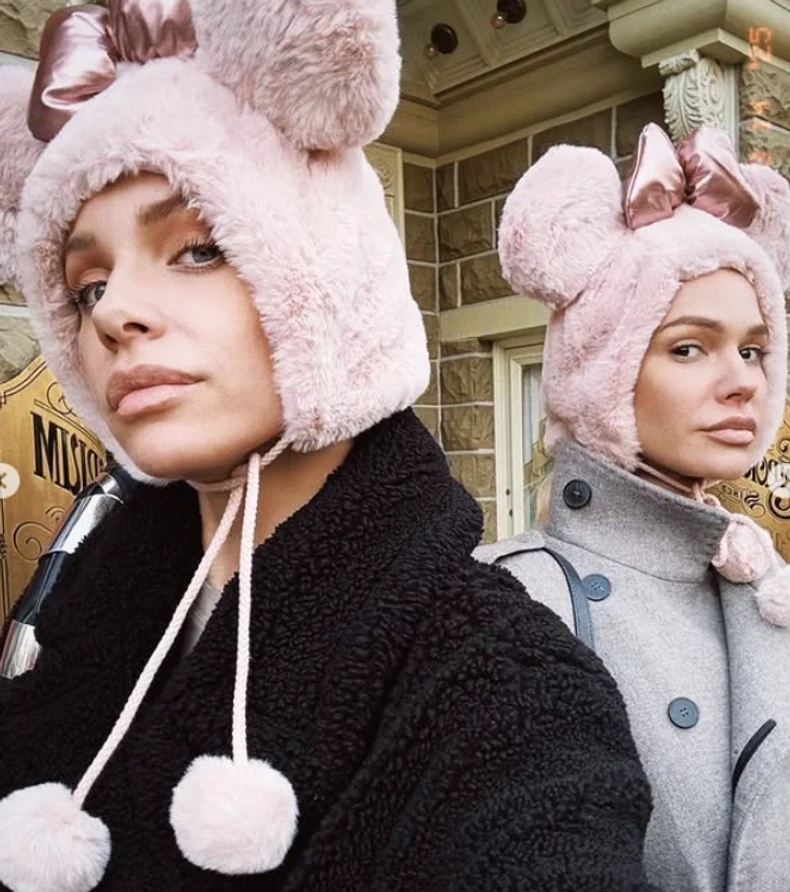 Nataša Bekvalac sa porodicom u Diznilendu