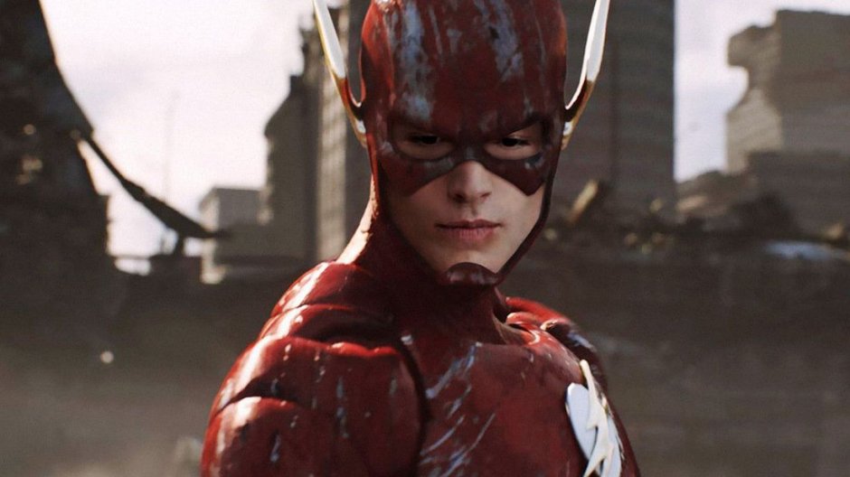 Ezra Miller jako Flash