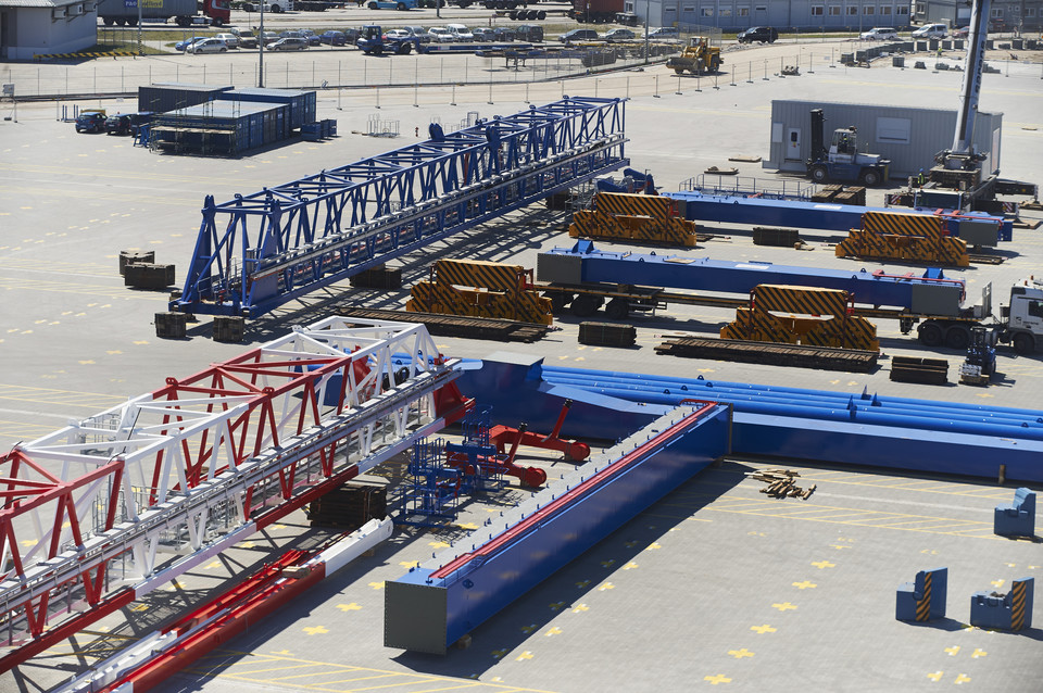 Budowa terminalu kontenerowego w DCT
