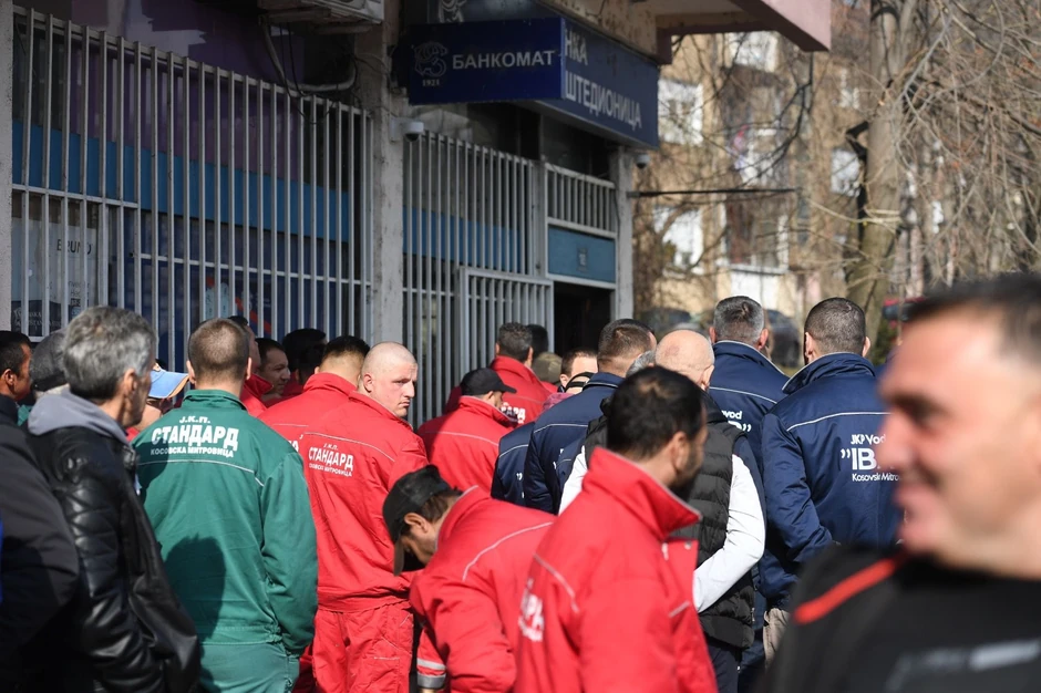 Komunalci kao i ostali Srbi sa KiM mogu da podignu samo po 10.000 dinara u banci