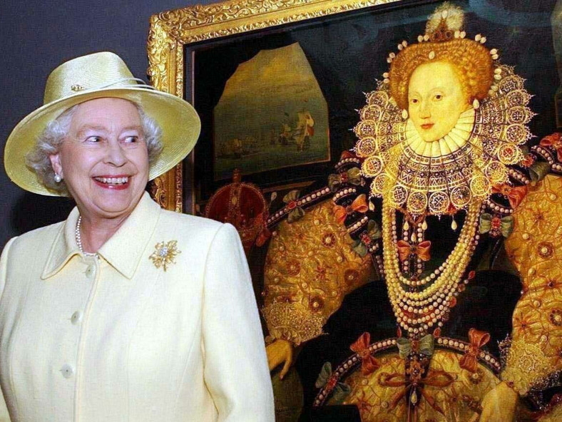 Królowa Elżbieta II przy obrazie Elżbiety Tudor, National Maritime Museum w Greenwich