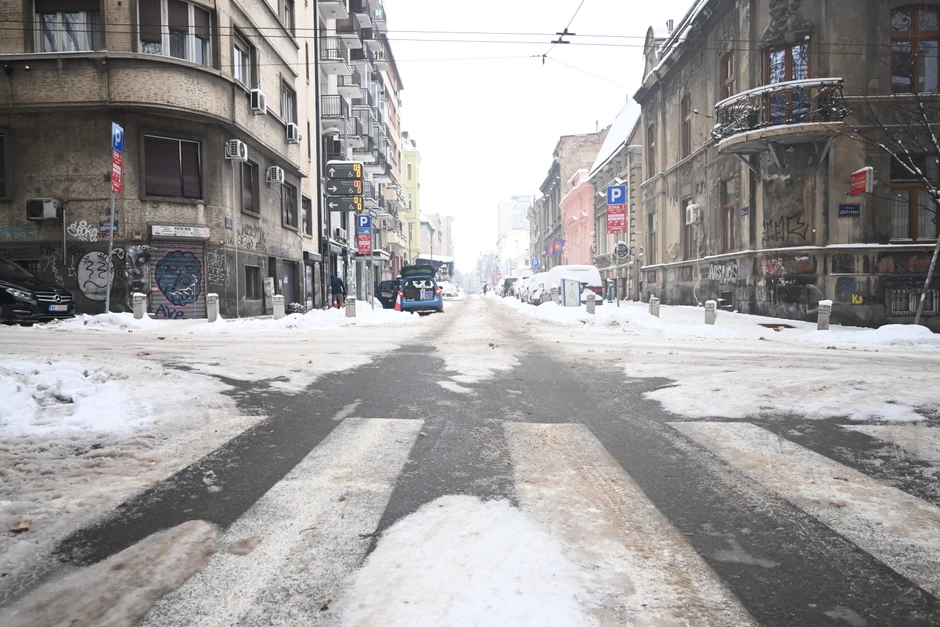 Posebno opasan je nevidljivi led ispod bljuzgavice.