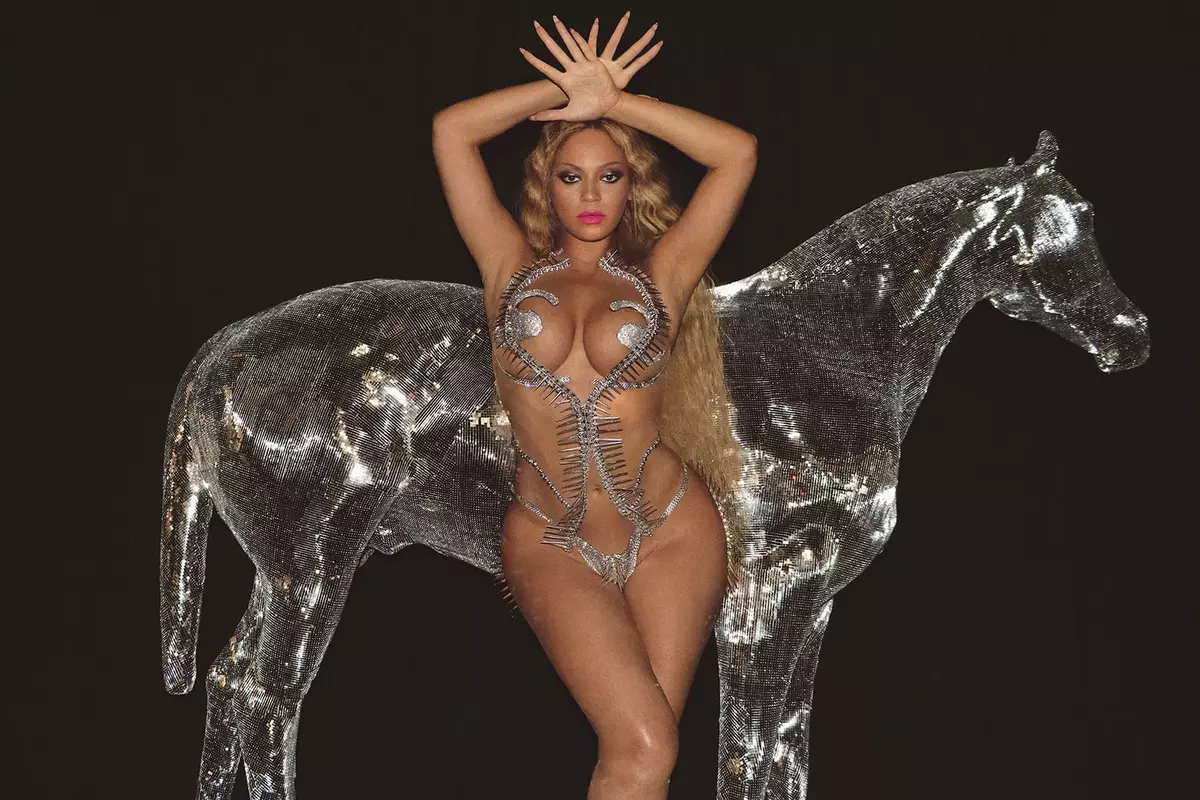 Beyoncé olyan szexi fotókkal ünnepli új albumát, hogy belepirulsz