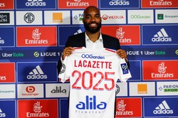 Lacazette wrócił na "stare śmieci". Znów będzie grał w Olympique Lyonu