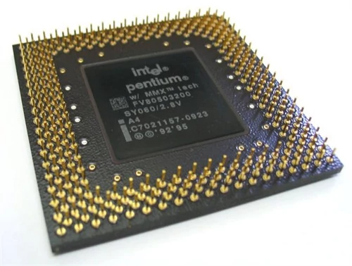 Intel Pentium MMX - jeden z najważniejszych CPU w historii procesorów. Wikimedia.