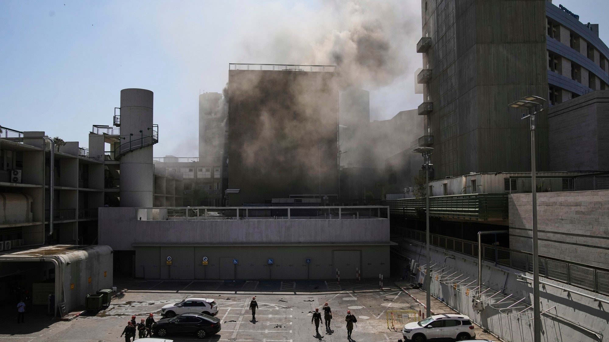 Mesto Šardžá v Spojených arabských emirátoch zasiahla iránska raketa. 