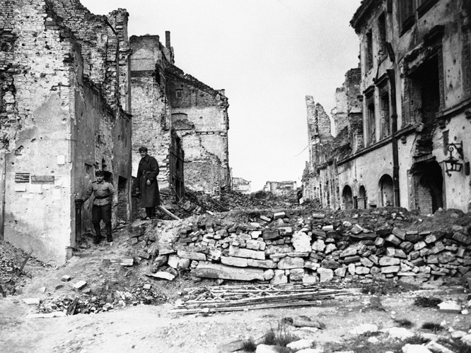 Wielu warszawiaków nie miało do czego wracać. Ich domy nadawały się tylko do wyburzenia